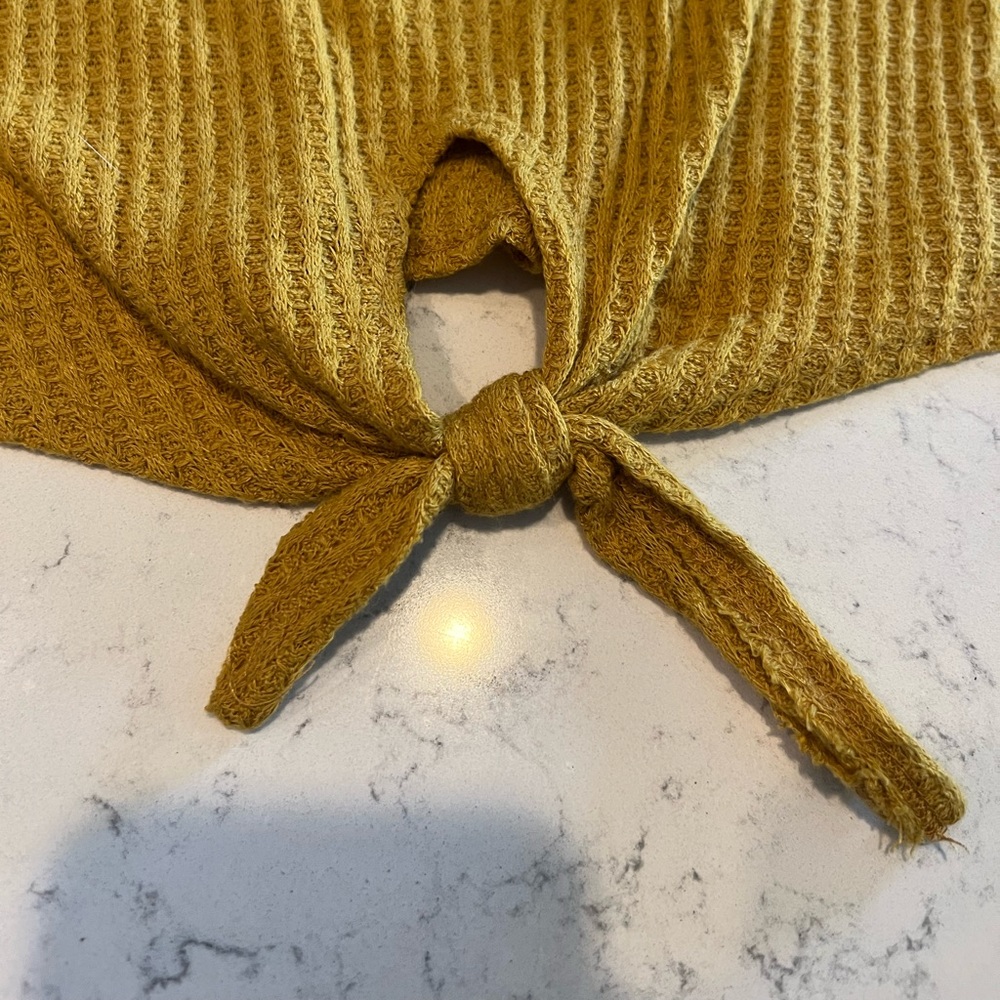 Mustard Top - Picture 3 of 3